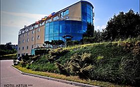 Hotel Artur  3*